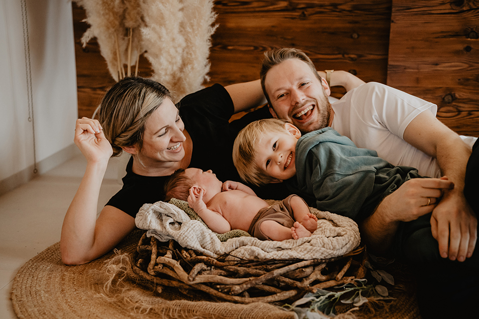 Baby Newbornshooting Familienfotograf